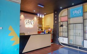 Sans Hotel International Surabaya